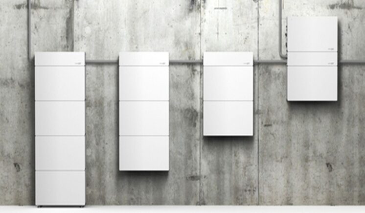 Czołowy producent falownik&oacute;w nadal na minusie