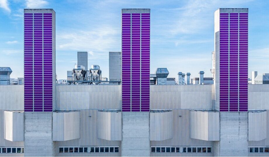 Organiczne panele fotowoltaiczne na fasadzie fabryki BMW