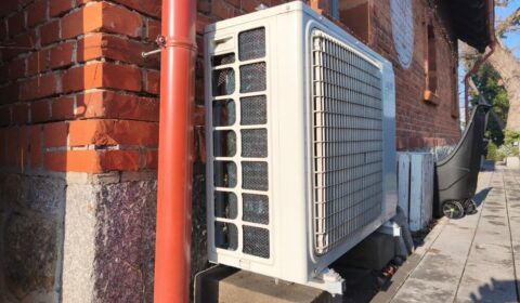 Polacy kupują pompy ciepła gł&oacute;wnie za własne pieniądze