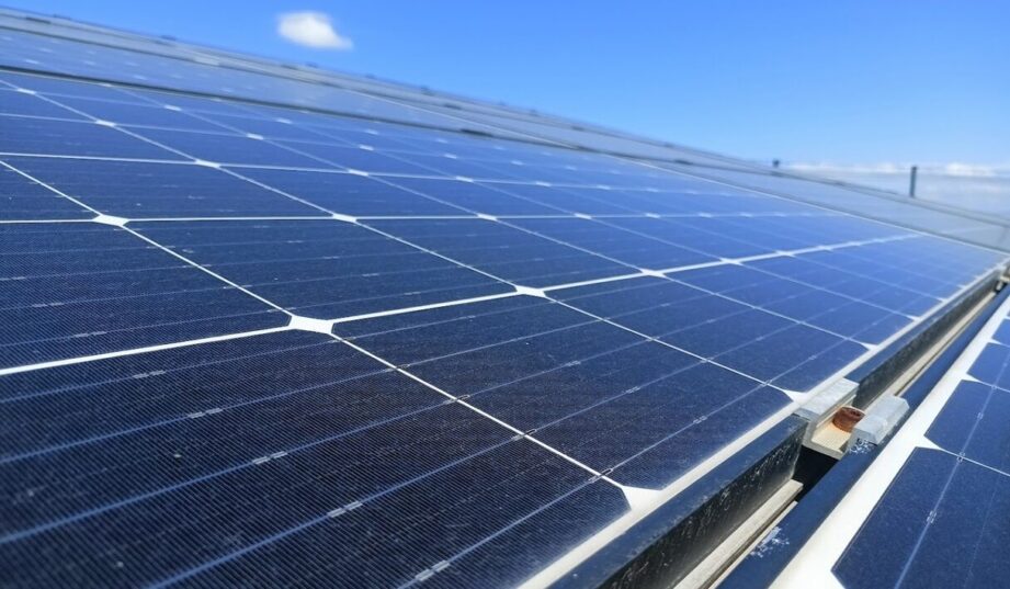 Niemcy zbadali pracę milion&oacute;w paneli PV w okresie 16 lat. Jak spadła ich wydajność?