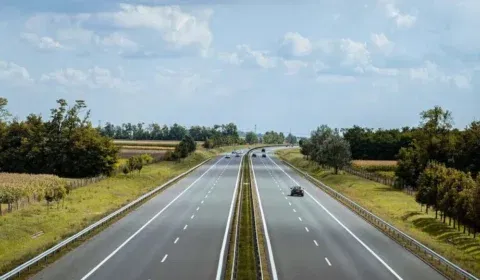 Coraz więcej stacji ładowania przy drogach szybkiego ruchu w Polsce