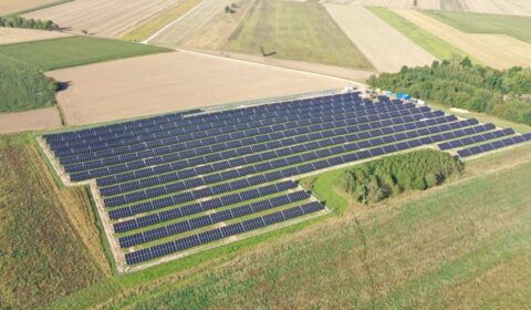 Qair uruchomił 13 farm fotowoltaicznych