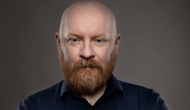 Ustawa wdrażająca NIS2 podpisana przez prezydenta. Co to oznacza dla branży OZE?