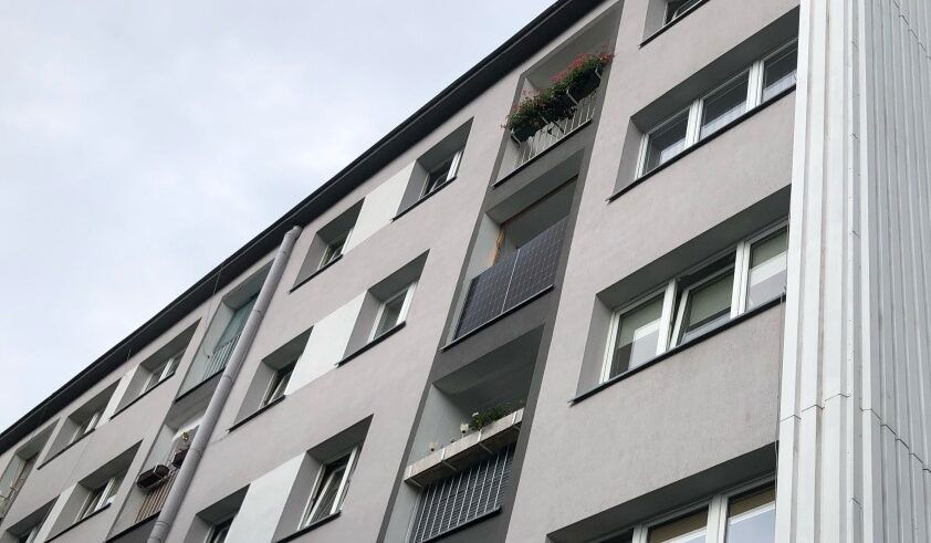 Fotowoltaika balkonowa &ndash; oszczędność czy źr&oacute;dło problem&oacute;w?