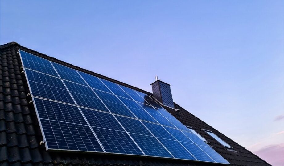 Dotacje na domową fotowoltaikę i magazyny energii startują 30 marca