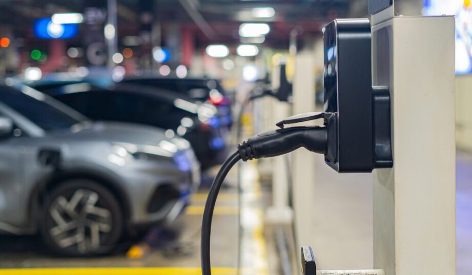 Tak zużywają się baterie w autach elektrycznych. Arval sprawdził 30 tys. elektryk&oacute;w