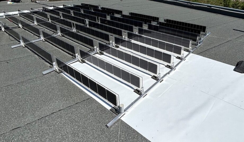 Nadchodzi czas pionowej fotowoltaiki. Dlaczego warto tak ustawiać panele?