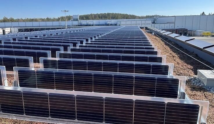 Nietypowa instalacja fotowoltaiczna na dachu w Nowym Jorku