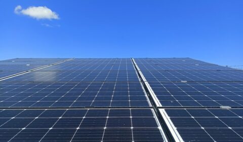 Podaż energii z OZE była większa niż popyt. Ceny energii mieliśmy najniższe w Europie