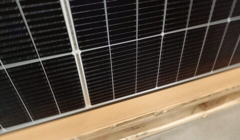 Koniec rekordowo niskich cen paneli. Kwiecień przynosi kolejne podwyżki