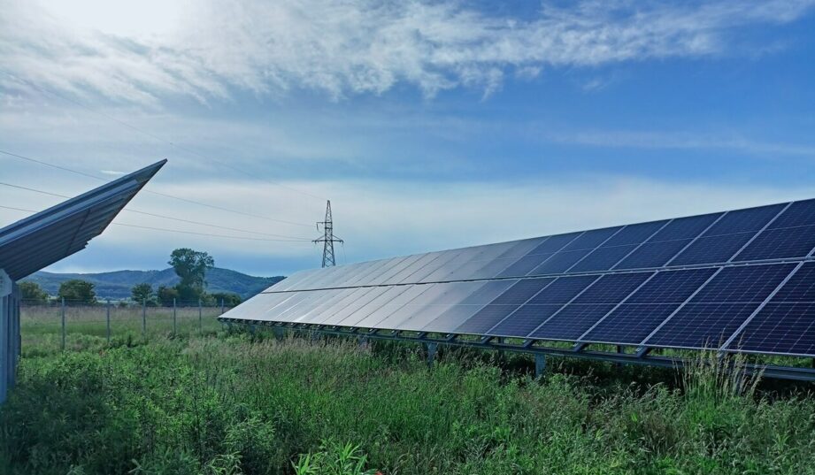 Pierwsze farmy fotowoltaiczne w wirtualnej elektrowni dostawcami usług bilansujących
