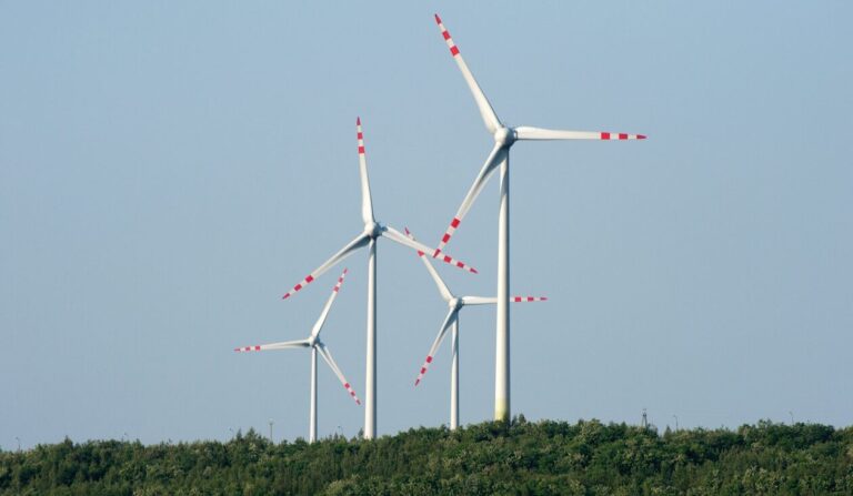 Farmy wiatrowe PGE zapewnią interwencyjną regulację mocy biernej