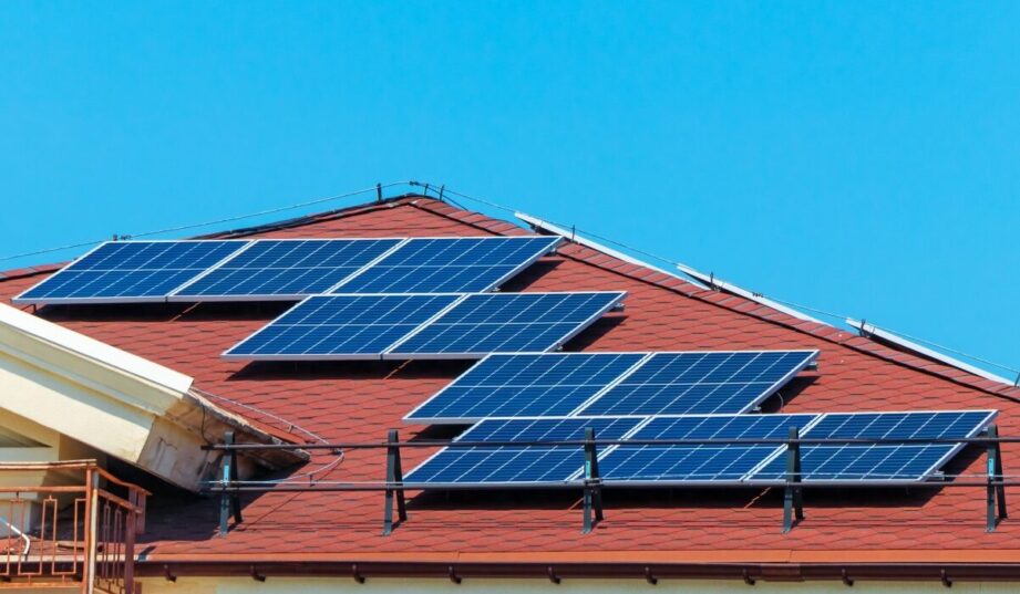 Czy oddanie nadwyżek energii przez prosumenta podlega PIT? Fiskus wyjaśnia ciekawy przypadek