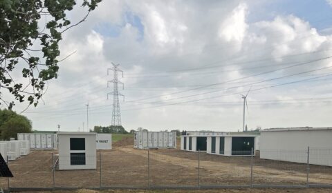 DCAC buduje magazyny energii o mocy kilkuset MW. Dostarczy je polski producent