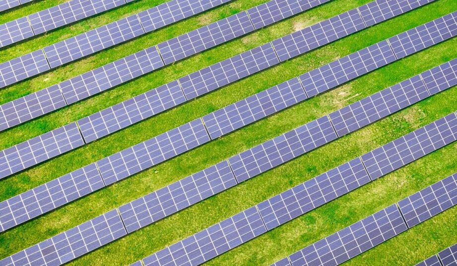 Fotowoltaika liderem wśr&oacute;d OZE. Zapewniła ponad 20 proc. energii w Polsce