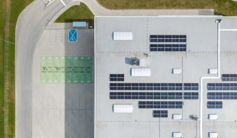 Nowy magazyn Prologis: Fotowoltaika, pompy ciepła, BESS i stacje ładowania EV