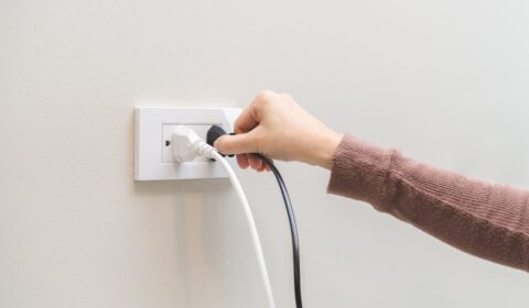 Prąd za 1 grosz. Kolejny sprzedawca oferuje tanią energię w weekendy