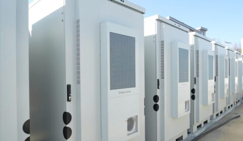Polska przyspiesza budowę wielkoskalowych magazyn&oacute;w energii. Trzebinia wśr&oacute;d największych projekt&oacute;w w regionie