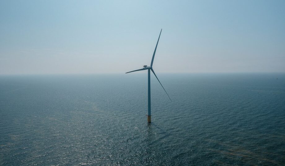 Pierwsza polska farma wiatrowa na morzu z umowami na serwis