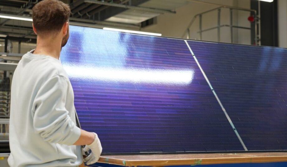 Moduł PV bez busbar&oacute;w. Tak wygląda przyszłość technologii tandemowej