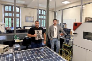 W laboratorium Katedry Przyrządów Półprzewodnikowych i Optoelektronicznych Politechniki Łódzkiej