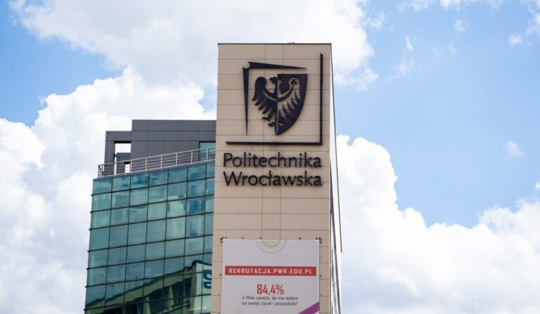 Naukowcy z Wrocławia zamieniają odpady w energię i naw&oacute;z
