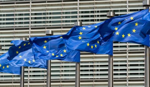 ETS pod lupą Komisji Europejskiej. Forum Energii wskazuje na rolę elektryfikacji przemysłu