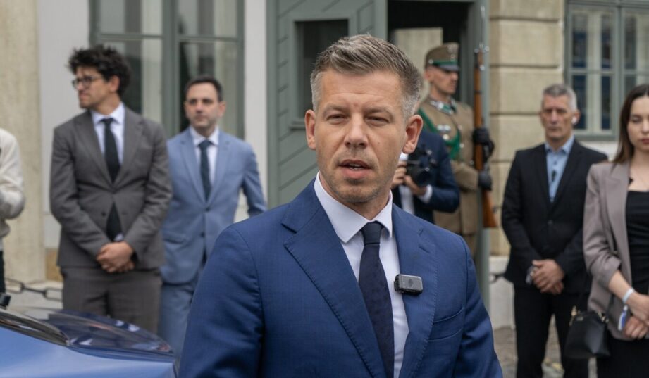 Węgry przetrwały poniedziałek, ale najgorsze wciąż przed nimi. Kryzys wok&oacute;ł Paks trwa