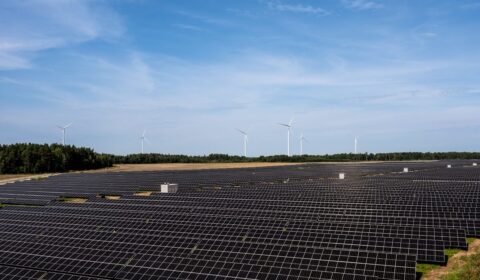 Rafineria z własnym źr&oacute;dłem zielonej energii. Polski koncern inwestuje w OZE