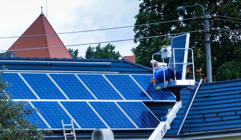 Rumunia ma już 359 tys. prosument&oacute;w. Rekordowy wzrost magazyn&oacute;w energii