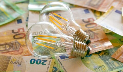 Ceny energii zn&oacute;w rosną. Aż 21 kraj&oacute;w Europy przekroczyło pr&oacute;g 100 euro/MWh
