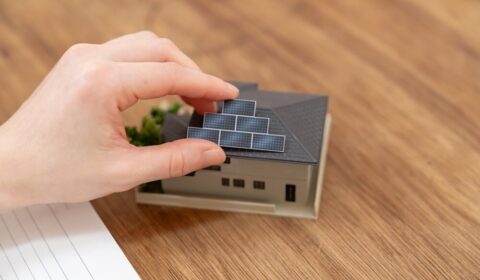 Branża PV i magazyn&oacute;w energii chce deregulacji. Wskazała przepisy, kt&oacute;re blokują inwestycje