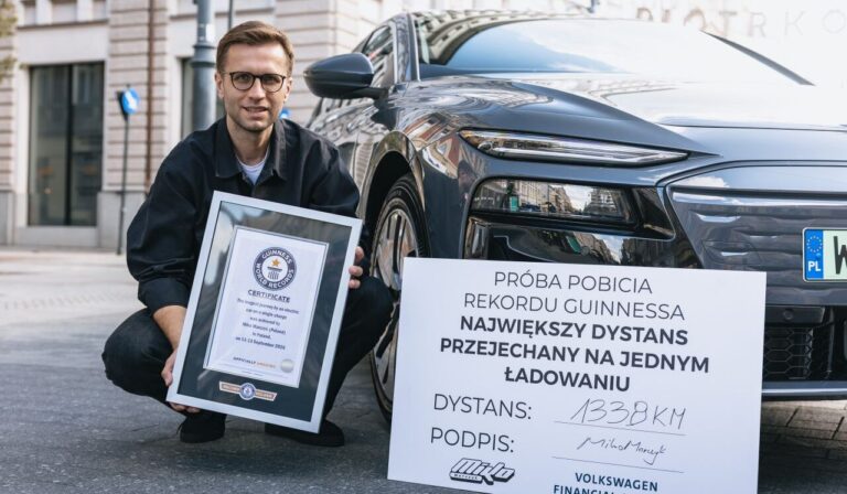 Polak pobił rekord Guinnessa. Przejechał samochodem 1338 km na jednym ładowaniu