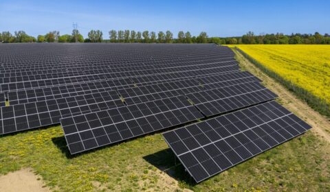 Ponad 192 mln zł na trzy farmy fotowoltaiczne o łącznej mocy 133 MW