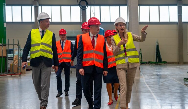 Polska sp&oacute;łka z patentem na fotowoltaiczne panele elewacyjne