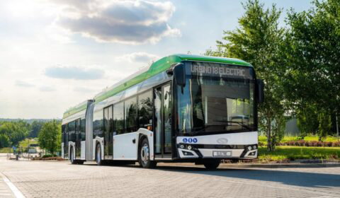 Autobusy elektryczne z Polski jadą do Czech. Solaris podpisał nowy kontrakt