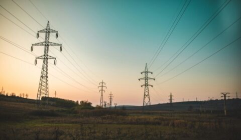 Zmiany w cenach prądu dla firm energochłonnych. Zaoszczędzą p&oacute;ł miliarda złotych rocznie