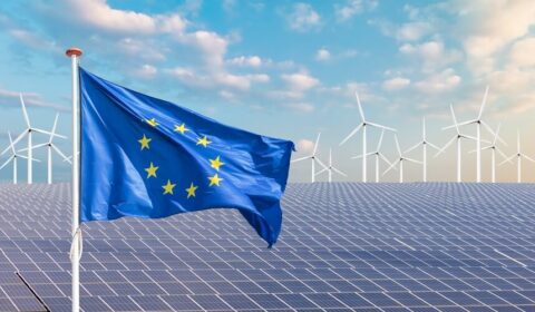 Słońce napędza Europę. Fotowoltaika odpowiada już za ponad 40 proc. energii z OZE