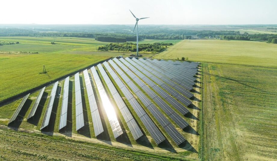 Prawie 28 GW fotowoltaiki w Polsce. Tempo wzrostu wyraźnie przewyższa energetykę wiatrową