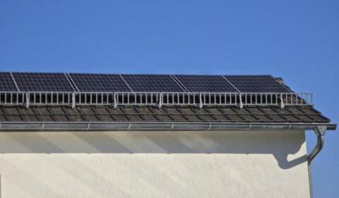 1,6 tys. instalacji OZE i ponad 800 magazyn&oacute;w energii dla mieszkańc&oacute;w Tarnowskich G&oacute;r