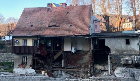 Rząd dał 300 mln zł, wykorzystano 12 mln zł. Efekty Czystego Powietrza dla powodzian