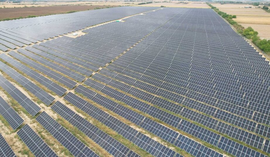 R.Power inwestuje w Rumunii. Buduje magazyny energii i stawia fotowoltaikę