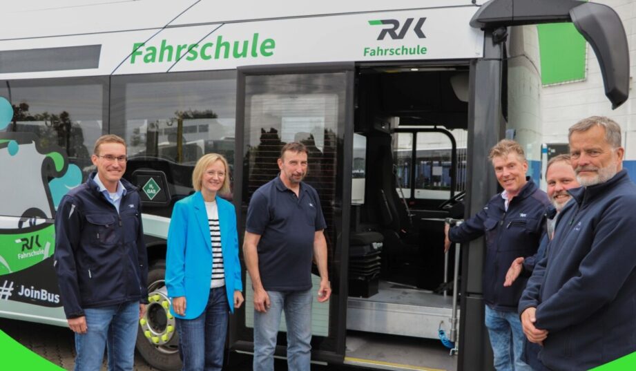 Nie każdy kierowca diesla odnajdzie się w wodorowcu. Powstał specjalny autobus szkoleniowy