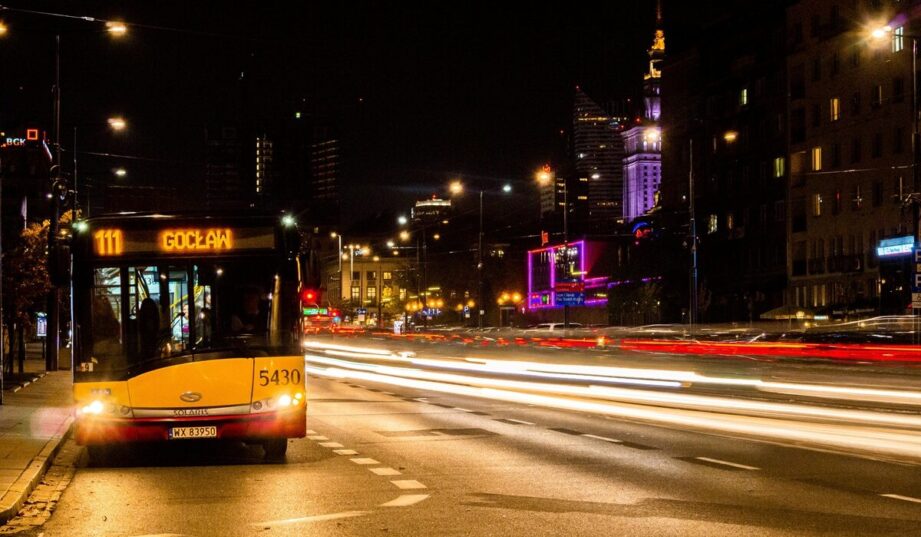 Co piąty autobus w polskich miastach jest już zeroemisyjny. Samorządy czekają na nowe dotacje