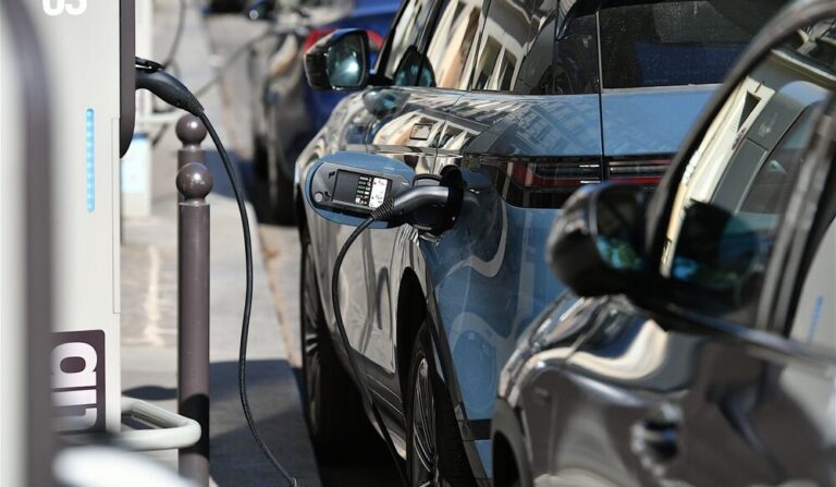 Ceny nie są problemem. Co hamuje sprzedaż elektryk&oacute;w w Polsce?
