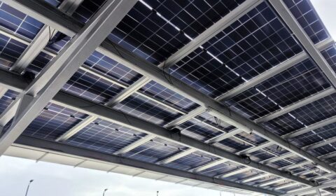 Fotowoltaika, turbiny i magazyn energii zasilają elektryczne autobusy w Świdnicy