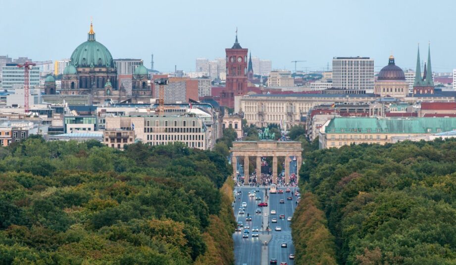 Koniec z zieloną plakietką? Część kierowc&oacute;w skorzysta z nowych przepis&oacute;w w Niemczech