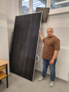 Panele nad polem zamiast farmy PV. Czy agrofotowoltaika uratuje plony i obniży rachunki rolników?