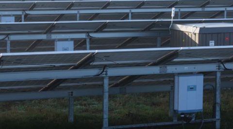 Koszt farm fotowoltaicznych w Polsce spadł do 3 mln zł/MW