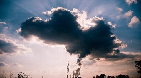 UE zmniejsza emisje CO2. Polska 3. największym emitentem